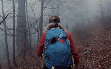 Mut nie verloen. Wandern durch den Nebel.