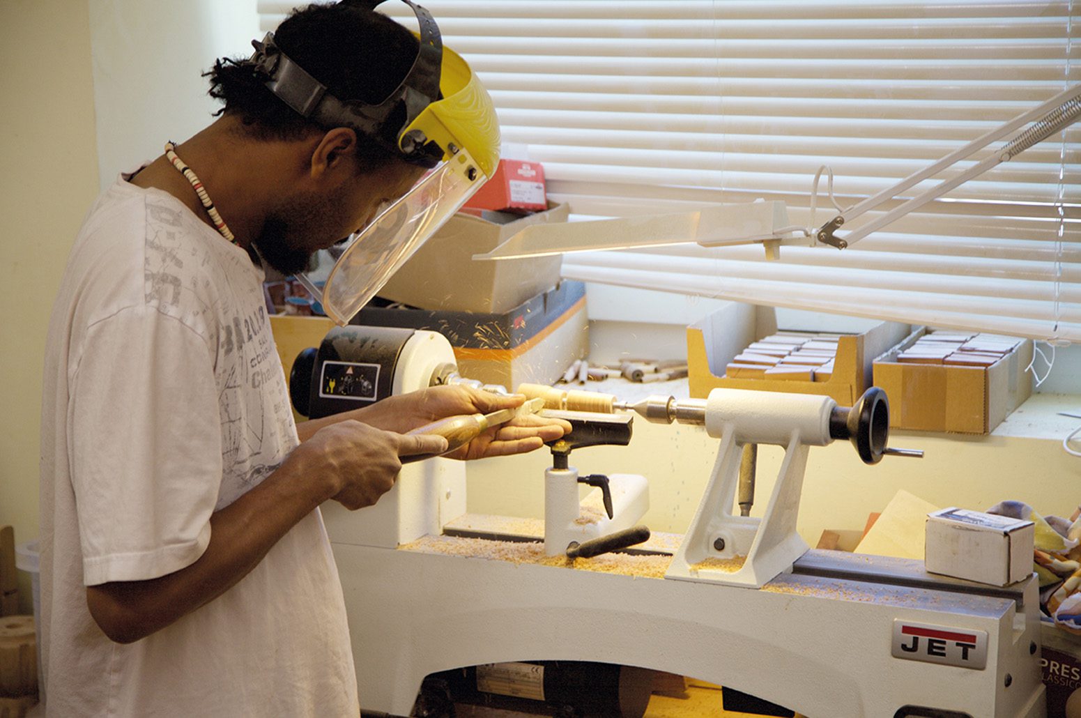 Centre-Espoir_Heilsarmee_geschütze Arbeitsplätze_Holzwerkstatt ©Centre-Espoir